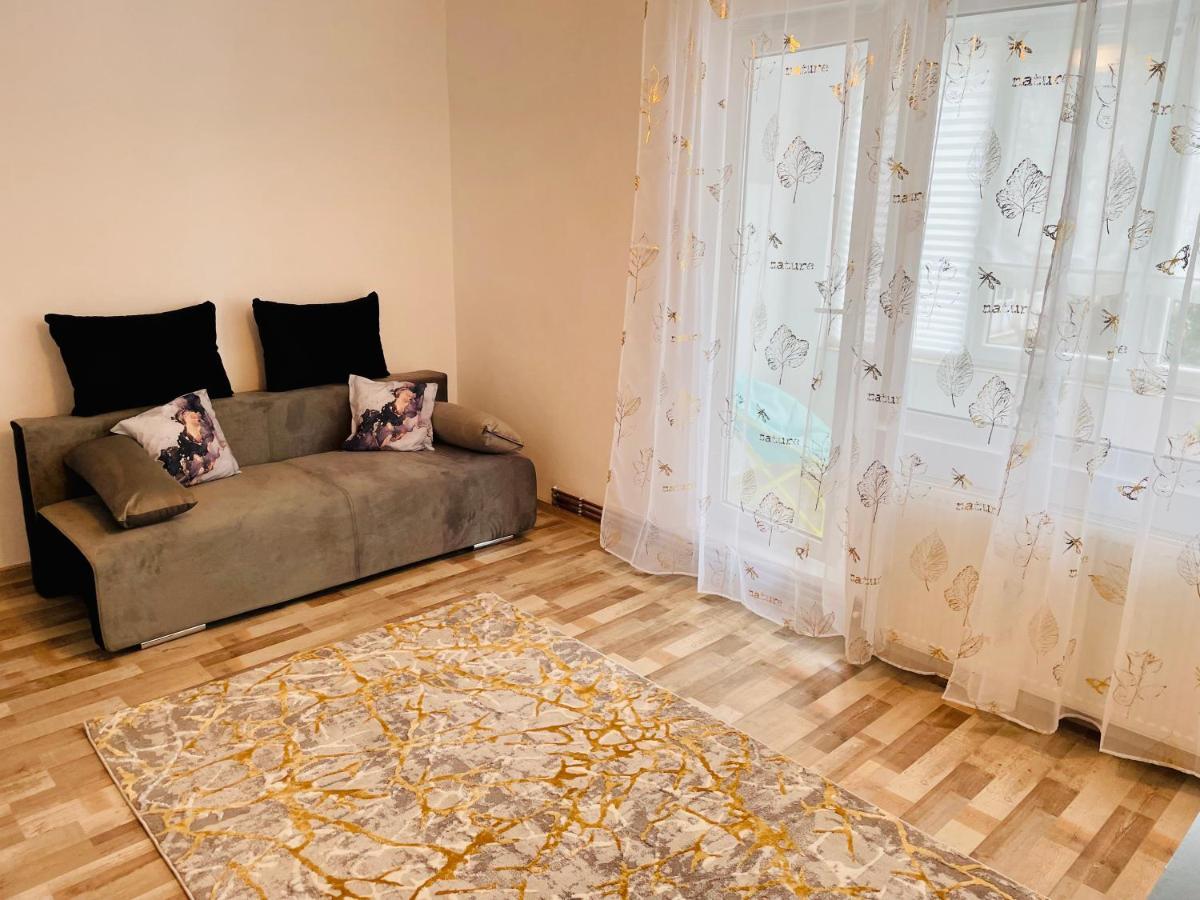 Titan Parc Home Bucarest Esterno foto